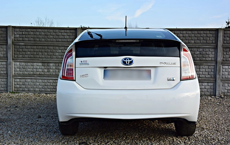 Toyota Prius cena 49000 przebieg: 125999, rok produkcji 2014 z Łódź małe 781